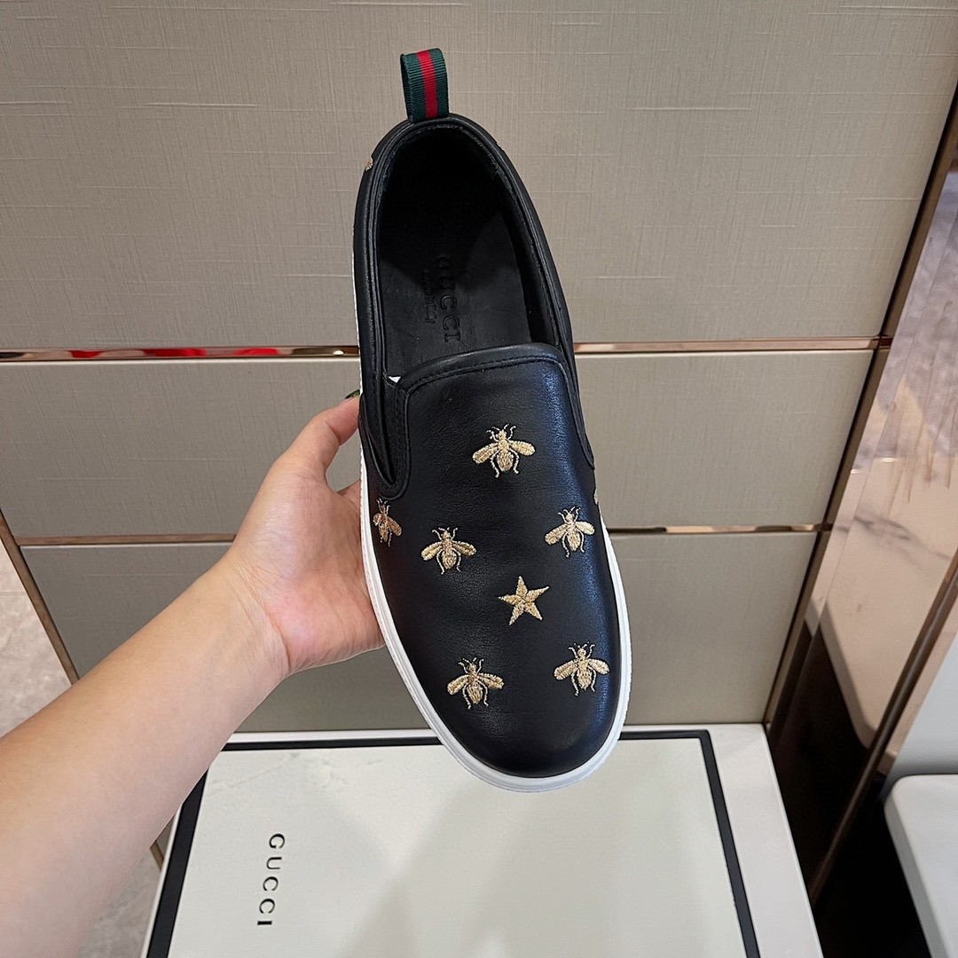 Gvc*1 Men’s Slip-On Sneaker With Bees Black For Men 407364 AXWB0 1076