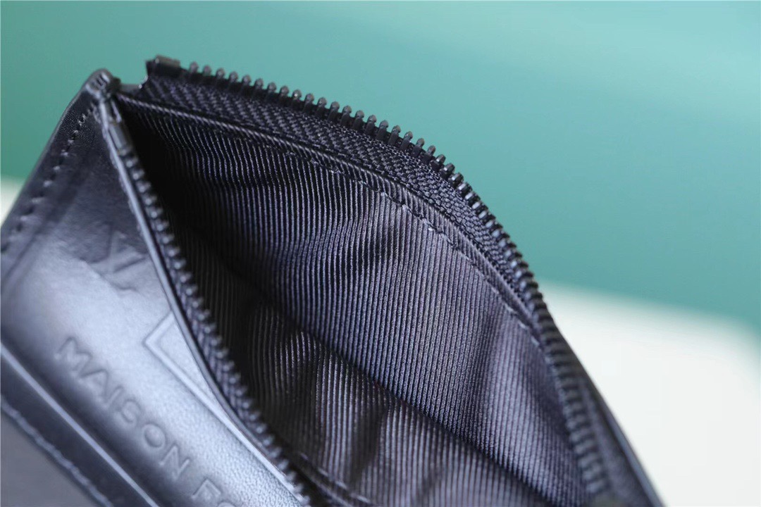 L0vis Vvtt0n Messenger Voyage Aerogram Black For Men, Men’s Bags, Shoulder And Crossbody Bags 11in/28cm LV M59329