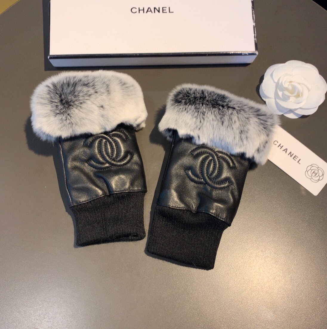 Ch**el Gloves In Black