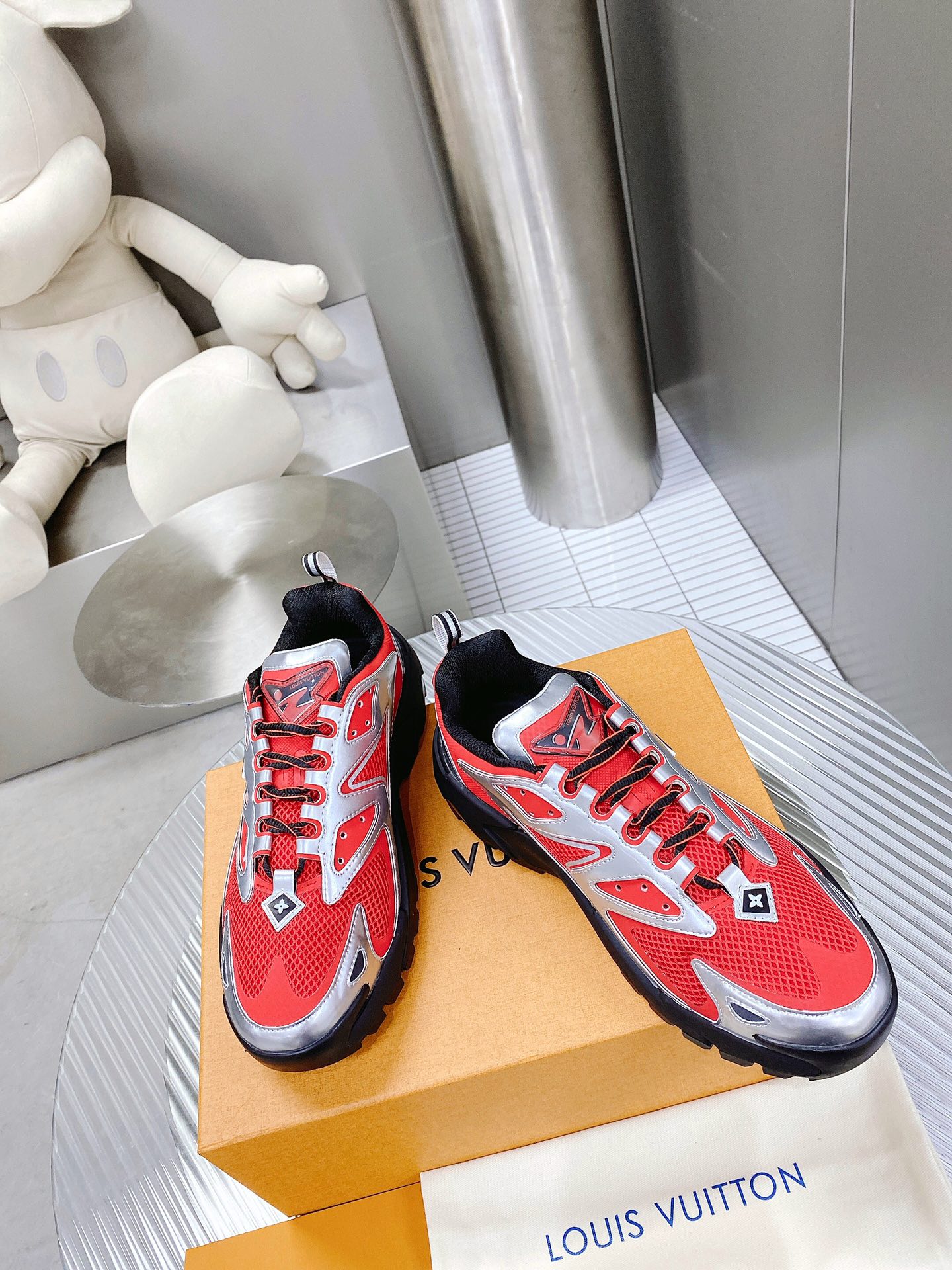 L0vis Vuittion LV Runner Tatic Sneaker Red For Men LV 1AA39A