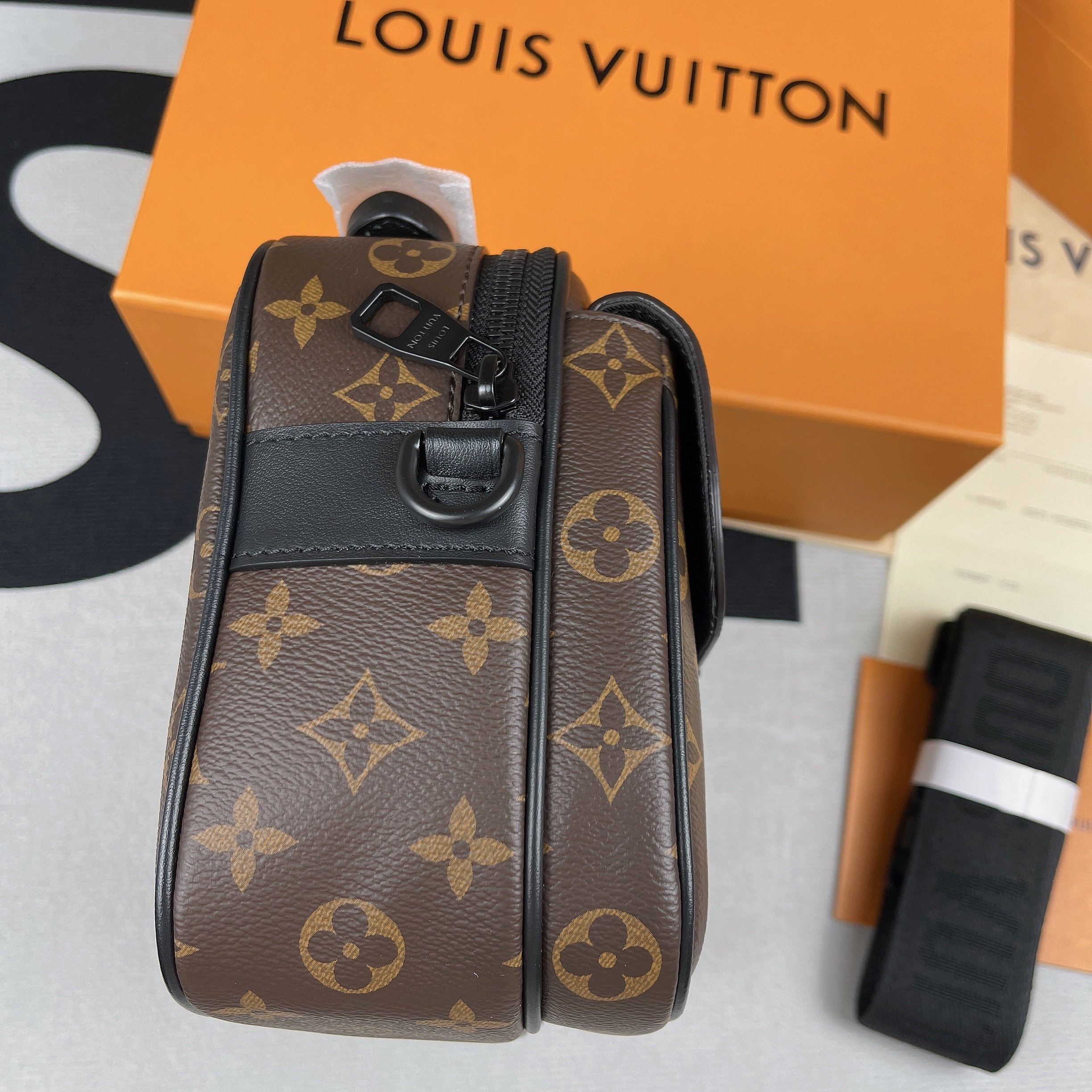 L0vis Vvtt0n S-Lock Messenger Monogram Macassar For Men, Men’s Bags, Shoulder And Crossbody Bags 8.7in/22cm LV M45806