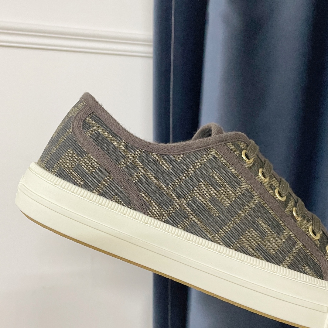 F**di Domino Brown FF Fabric Low-Tops For Women 8E8325AJZXF0R7V