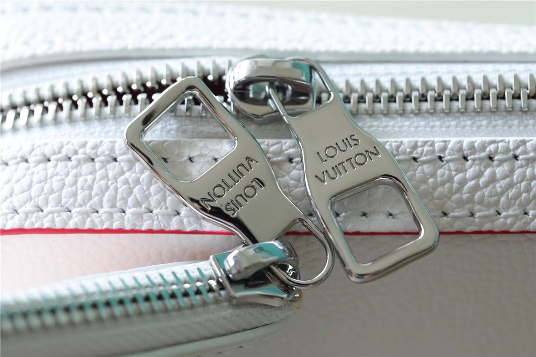 L0vis Vvtt0n Trio Messenger Damier Spray White For Men, Men’s Bags, Shoulder And Crossbody Bags 9.5in/25cm LV M20665