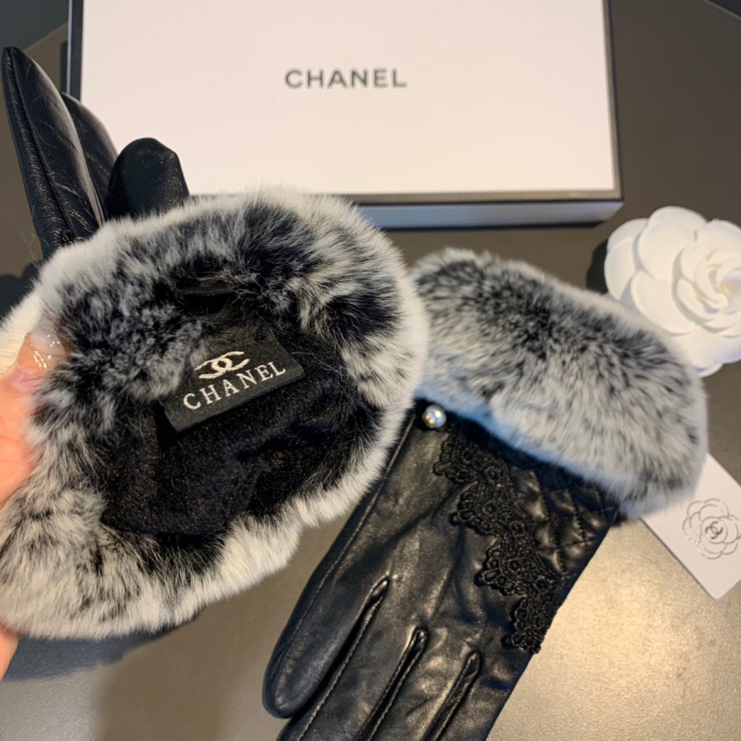 Ch**el Gloves In Black