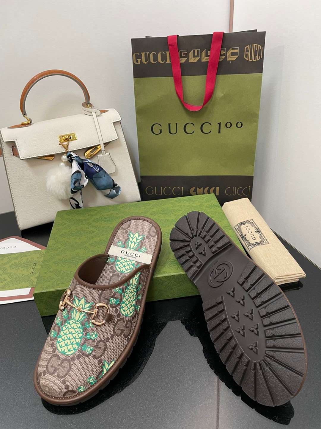 Gvc*1 Men’s GG Slipper With Horsebit Brown in Pineapple Print For Men GG Shoes ‎694249