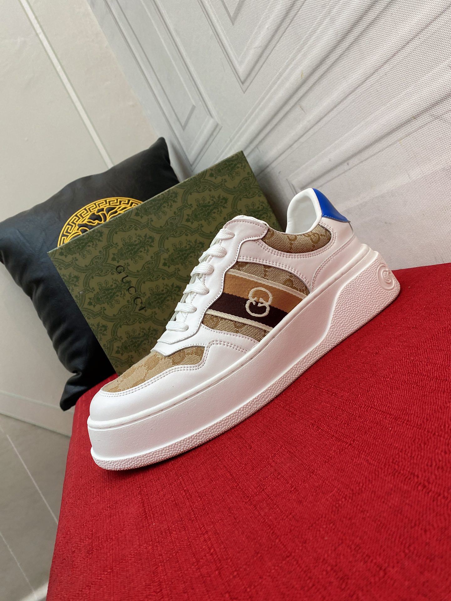 Gvc*1 Men’s GG Sneaker With Web White And Beige For Men 669698