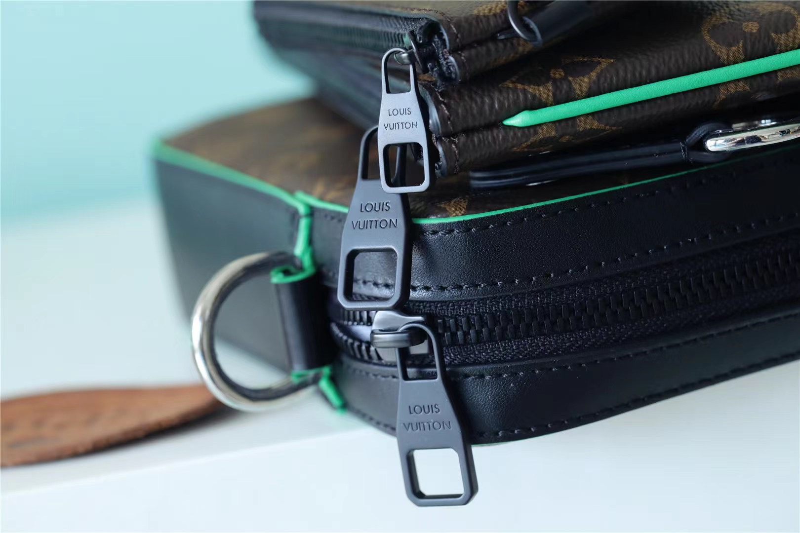 L0vis Vvtt0n Trio Messenger Monogram Macassar Canvas By Virgil Abloh’s Green For Men, Men’s Bags, Shoulder And Crossbody Bags 9.5in/25cm LV