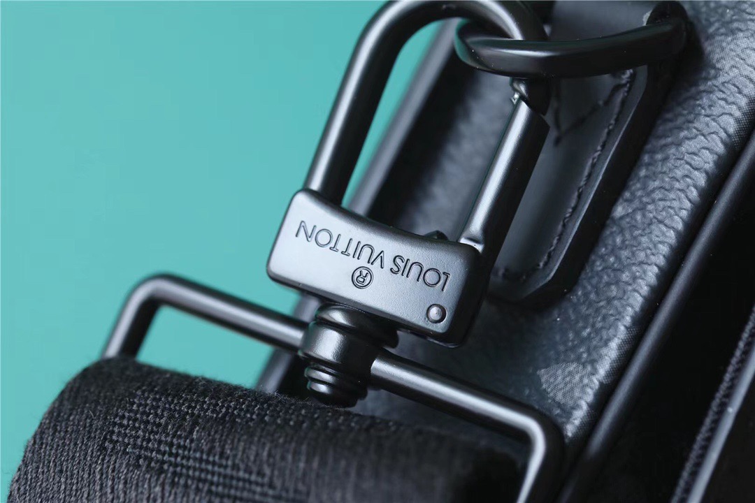 L0vis Vvtt0n S-Lock Briefcase Monogram Eclipse Black For Men, Men’s Bags, Shoulder And Crossbody Bags 14.6in/37cm LV