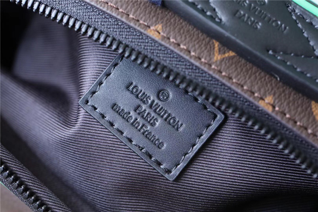 L0vis Vvtt0n S-Lock Messenger Monogram Macassar By Virgil Abloh’s  Minty Green For Men, Men’s Bags, Shoulder And Crossbody Bags 8.7in/22cm LV M46246