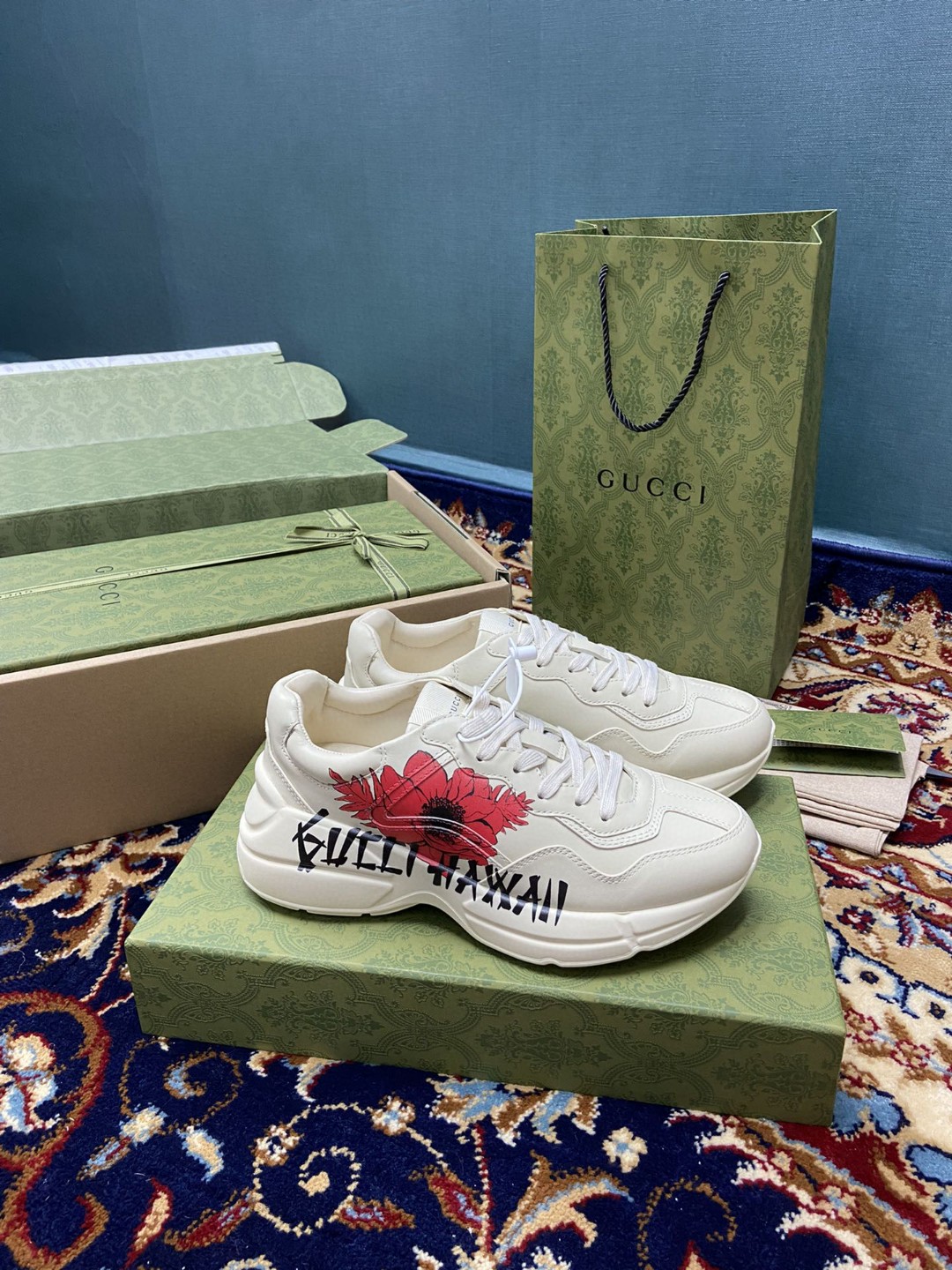 Gvc*1 Women’s Rhyton Sneakers With Gvc*1 Hawaii Poppy Print White Ivory For Women 631708-DRW00-9522