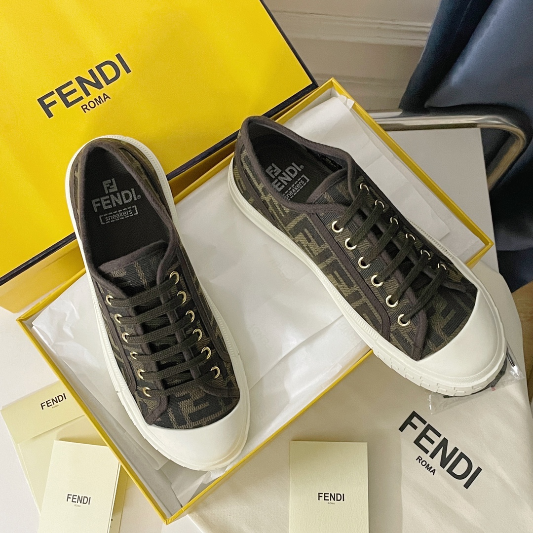 F**di Domino Brown FF Fabric Low-Tops For Women 8E8325AJZXF0R7V