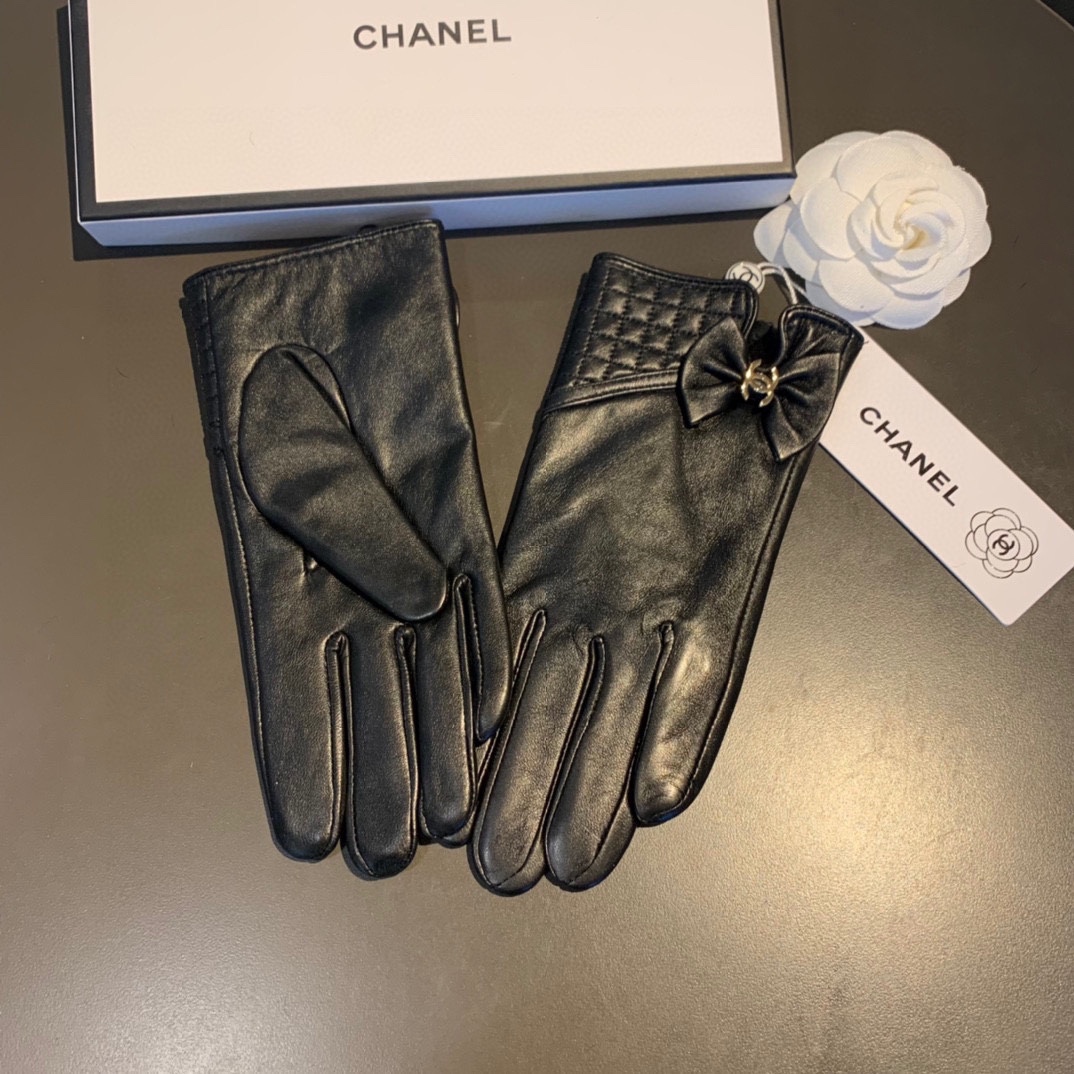Ch**el Gloves In Black