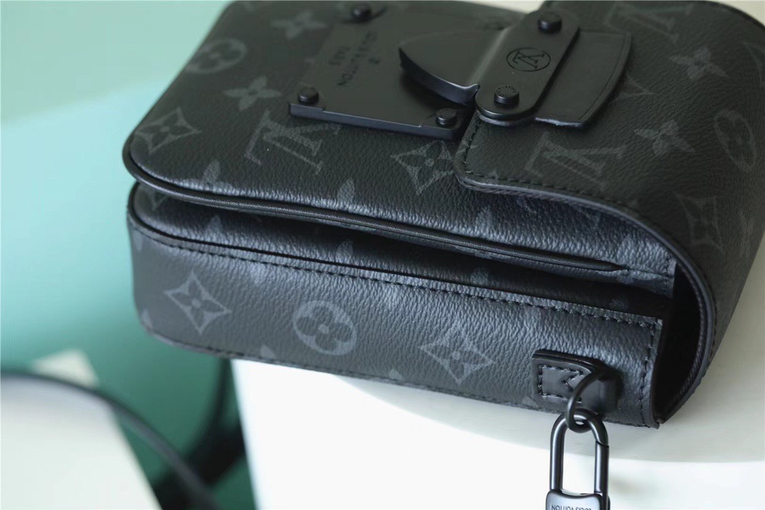 L0vis Vvtt0n S-Lock Vertical Wearable Wallet Monogram Eclipse For Men, Men’s Bags, Shoulder And Crossbody Bags 7.5in/19cm LV