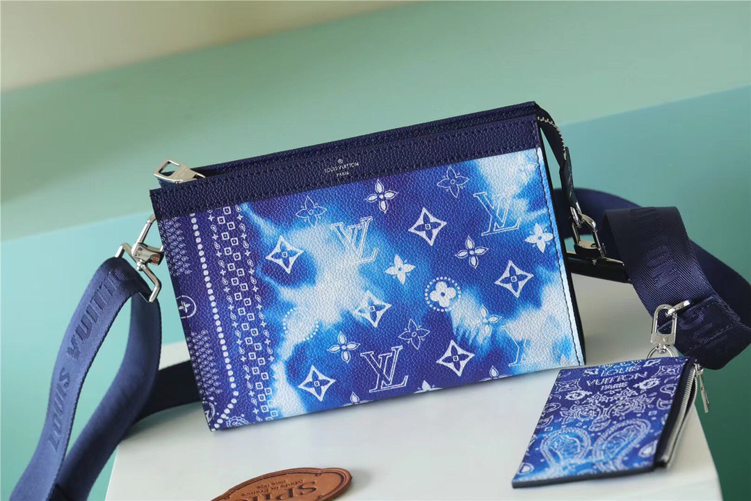 L0vis Vvtt0n Gaston Wearable Wallet Monogram Blue For Men, Men’s Bags, Shoulder And Crossbody Bags 8.7in/22cm LV M81431