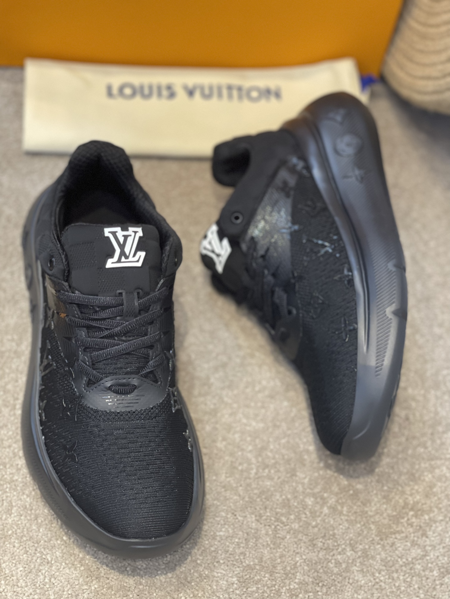 L0vis Vuittion Show Up Sneaker Black For Men LV 1A9JRI