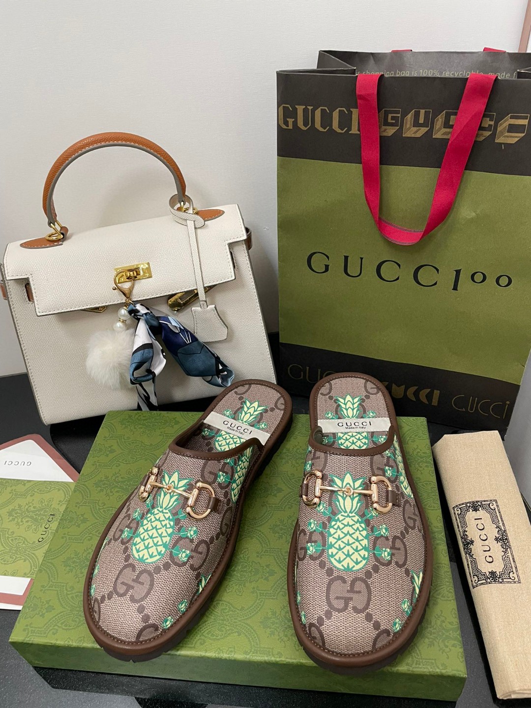 Gvc*1 Men’s GG Slipper With Horsebit Brown in Pineapple Print For Men GG Shoes ‎694249