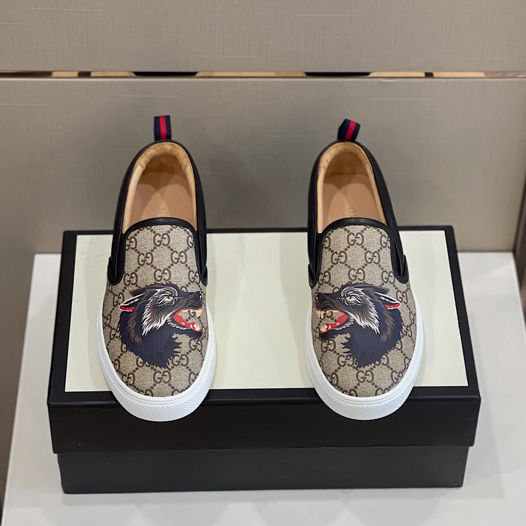 Gvc*1 Men’s GG Svp*me Slip-On With Wolf Printed Black And Gray For Men 497105 9JB10 8960