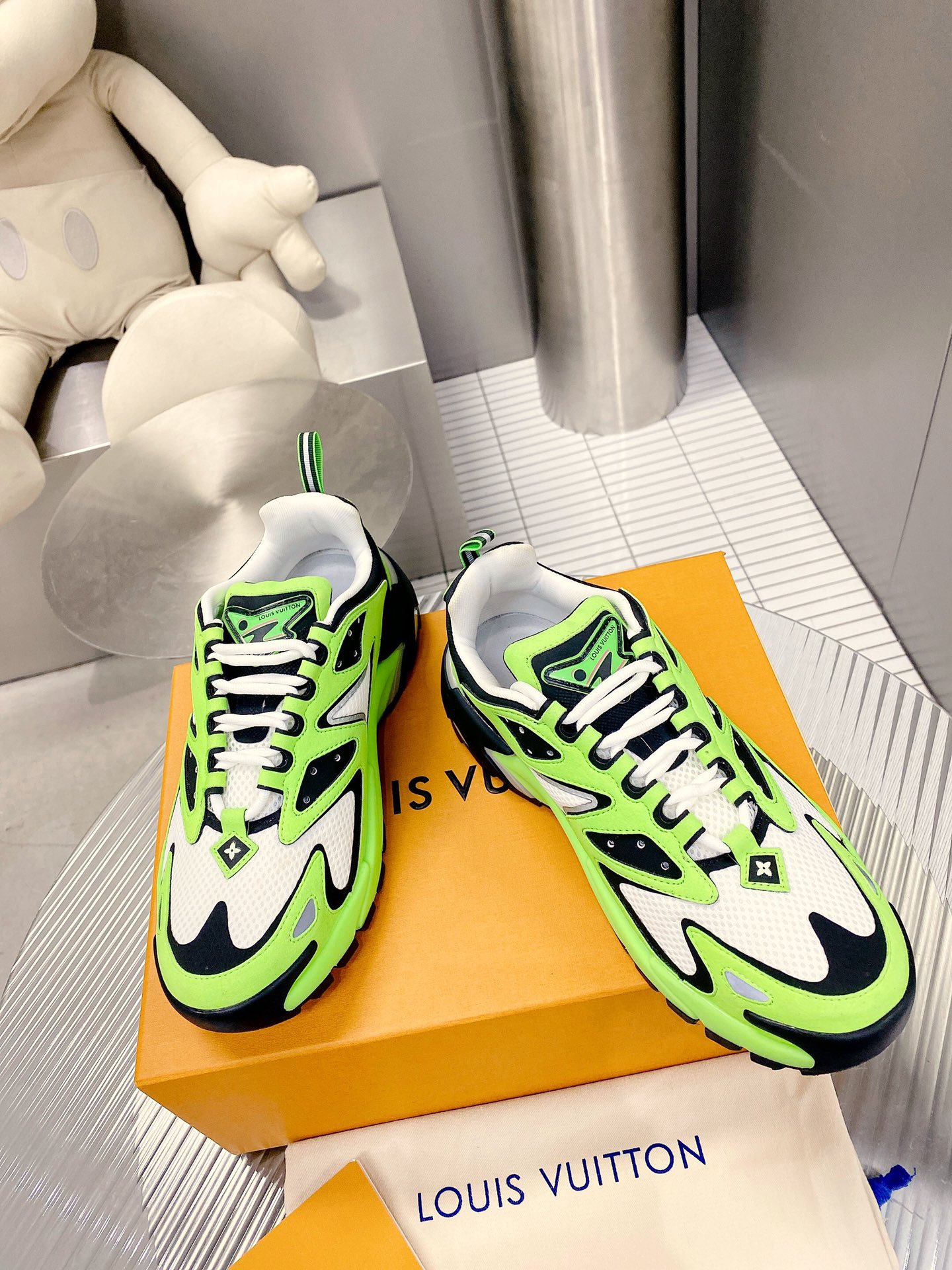 L0vis Vuittion LV Runner Tatic Sneaker Green For Men LV 1A9JER