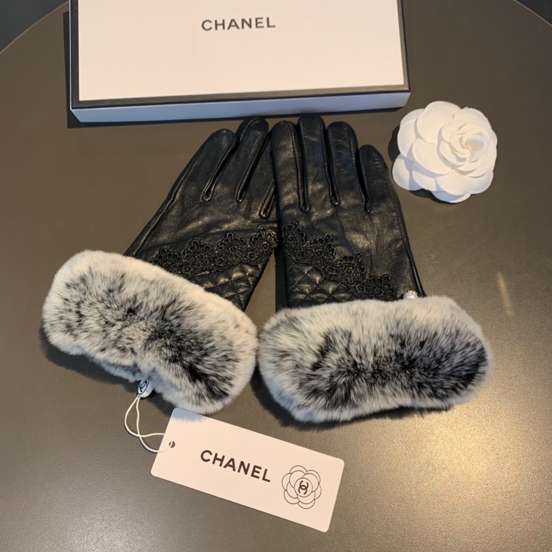 Ch**el Gloves In Black