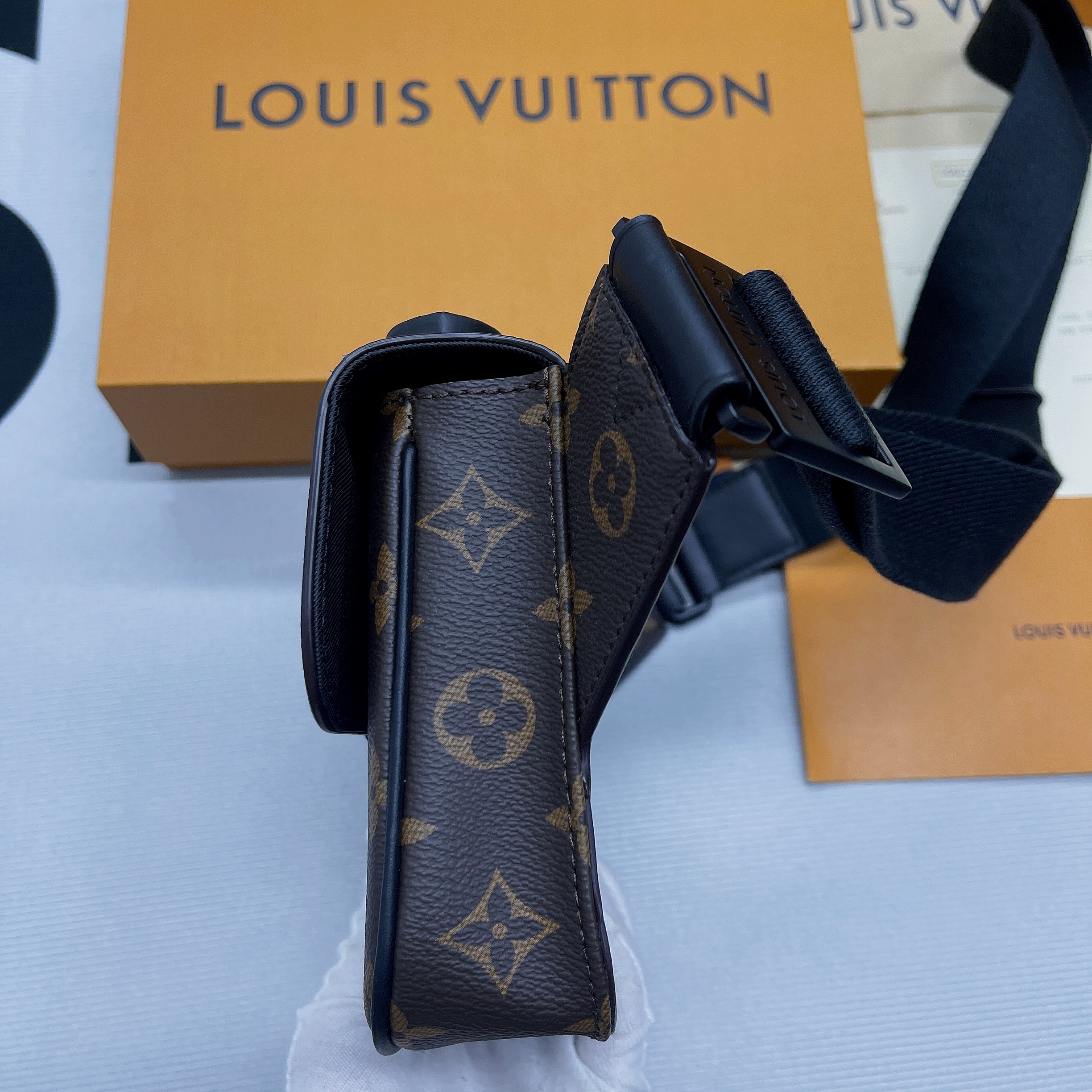 L0vis Vvtt0n S-Lock Sling Monogram Macassar Black For Men, Men’s Bags, Crossbody Bags 8.3in/21cm LV M45807