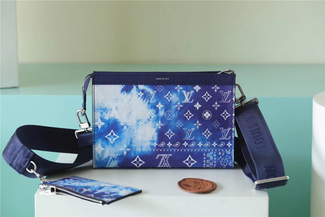 L0vis Vvtt0n Gaston Wearable Wallet Monogram Blue For Men, Men’s Bags, Shoulder And Crossbody Bags 8.7in/22cm LV M81431