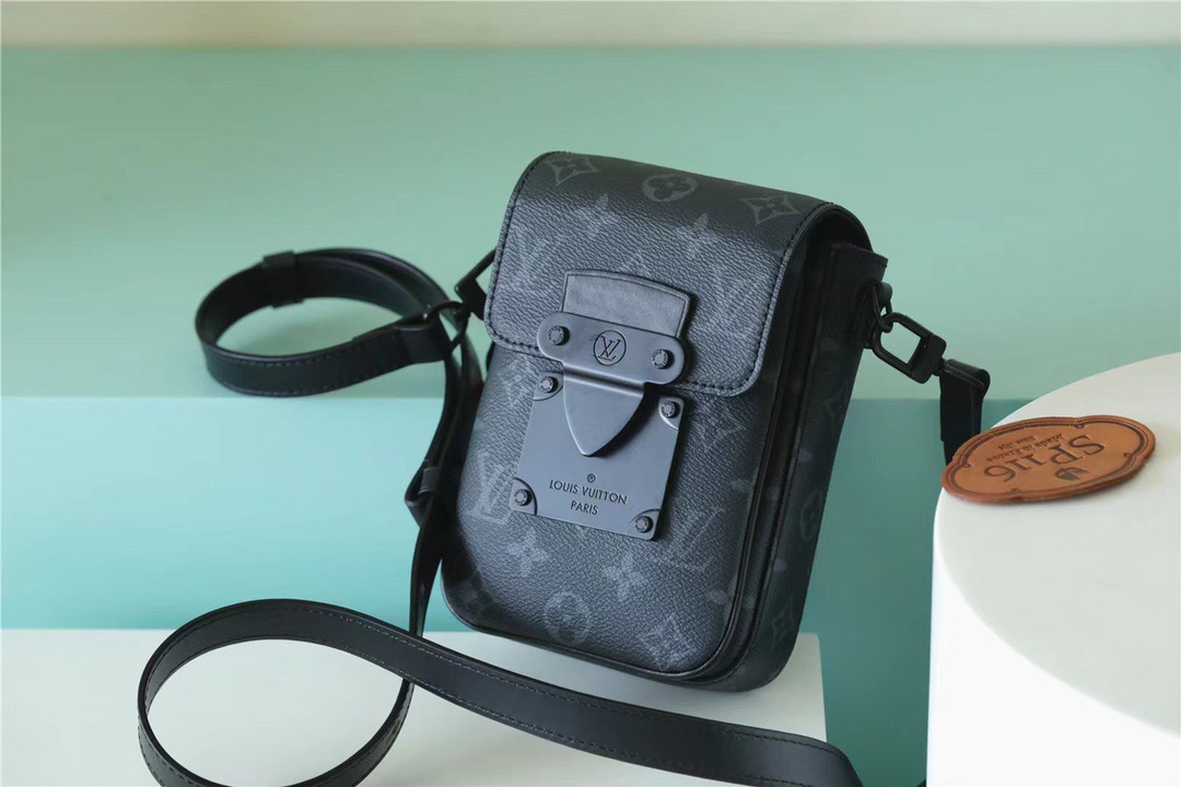 L0vis Vvtt0n S-Lock Vertical Wearable Wallet Monogram Eclipse For Men, Men’s Bags, Shoulder And Crossbody Bags 7.5in/19cm LV