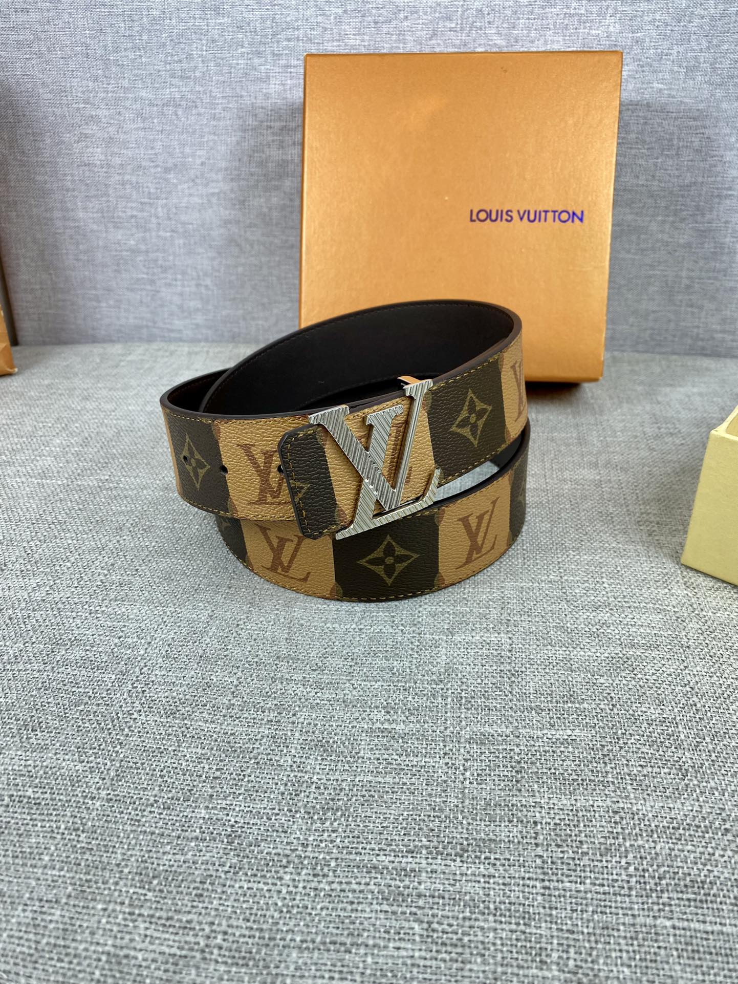 L0vis Vvtt0n Iconic Reversible LV Belt Brown