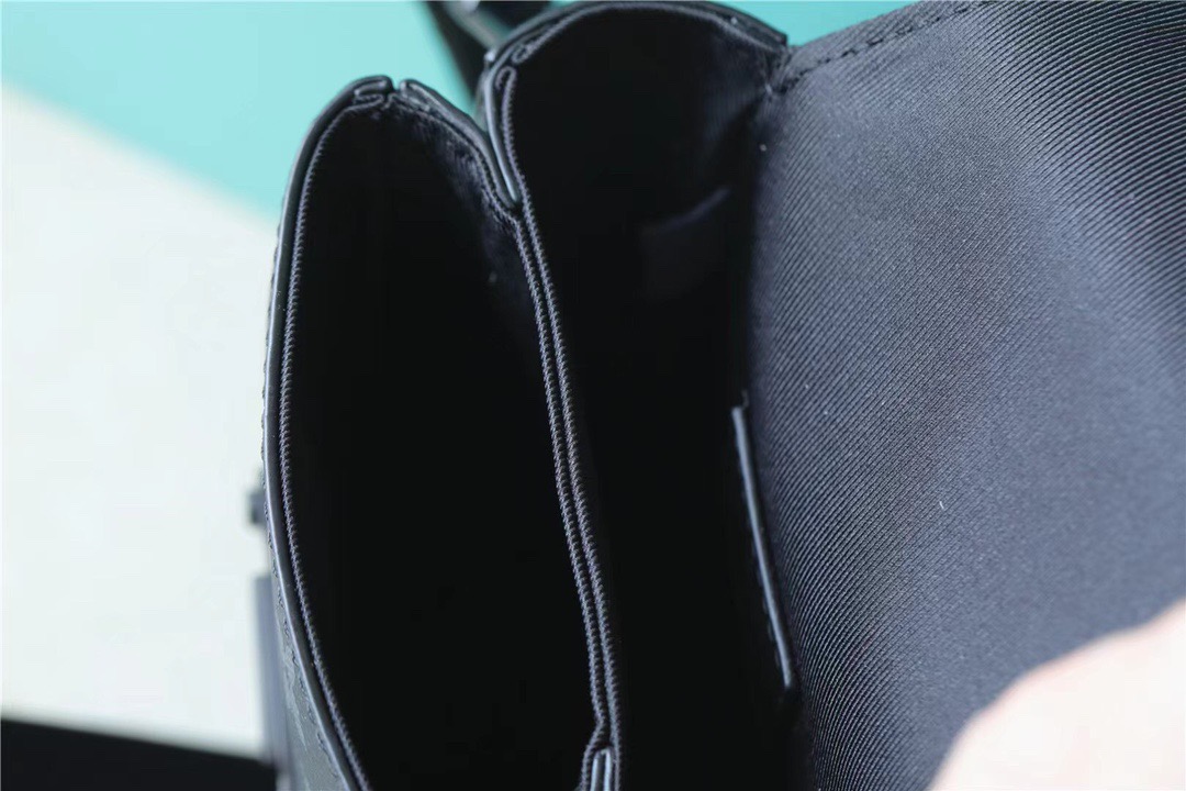 L0vis Vvtt0n S-Lock Vertical Wearable Wallet Monogram Eclipse For Men, Men’s Bags, Shoulder And Crossbody Bags 7.5in/19cm LV