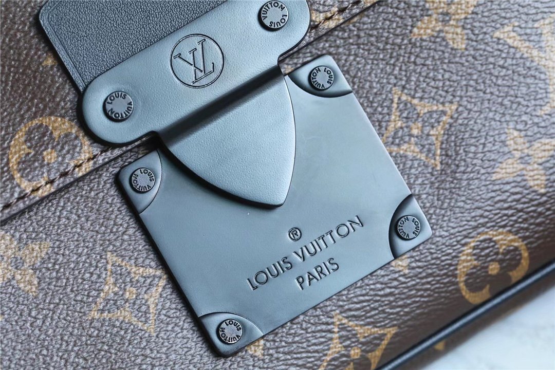 L0vis Vvtt0n S-Lock Messenger Monogram Macassar For Men, Men’s Bags, Shoulder And Crossbody Bags 8.7in/22cm LV M45806