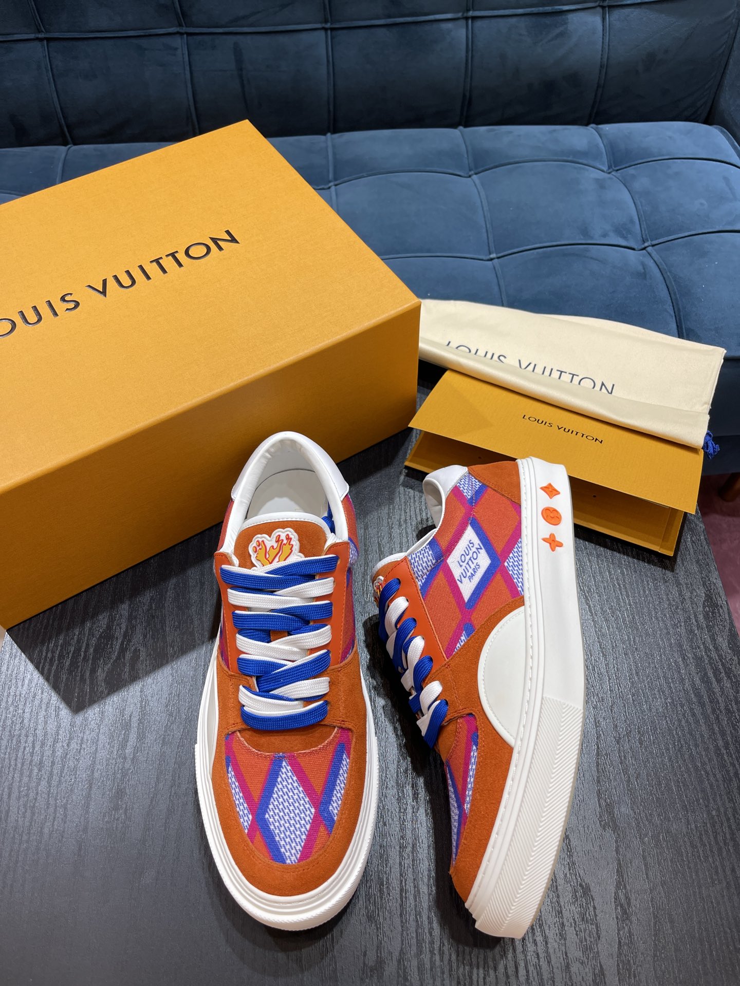 L0vis Vvtt0n LV Ollie Richelieu Trainers Orange For Men LV