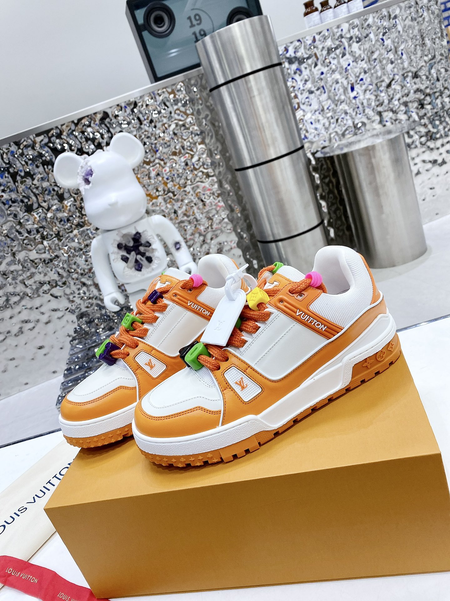 L0vis Vvtt0n LV Trainer Sneaker Orange For Men LV