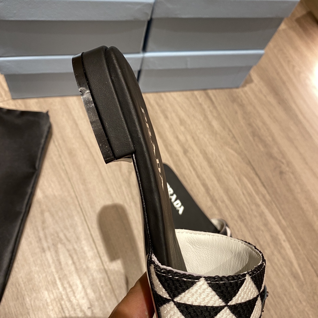 Pra*a Embroidered Fabric Slides Black/White For Women 0.4in/10mm PRD