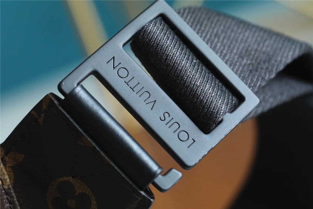 L0vis Vvtt0n S-Lock Sling Monogram Macassar Yellow For Men, Men’s Bags, Crossbody Bags 8.3in/21cm LV