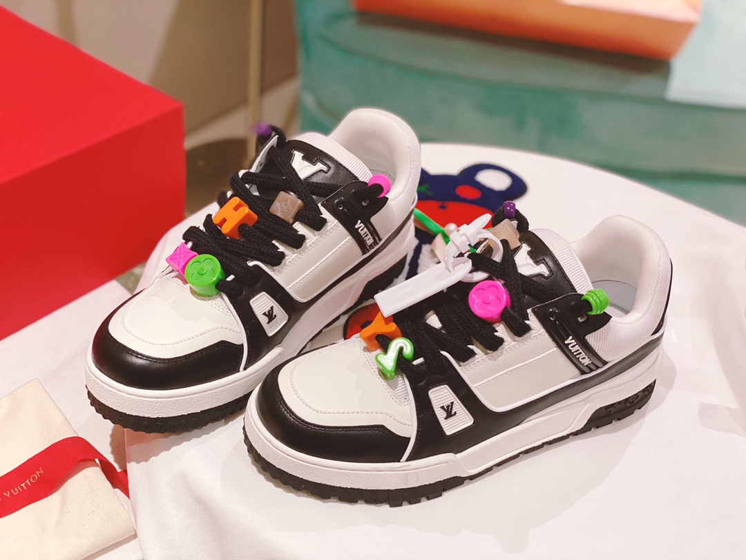 L0vis Vvtt0n Women’s LV Trainer Sneaker Black For Women LV