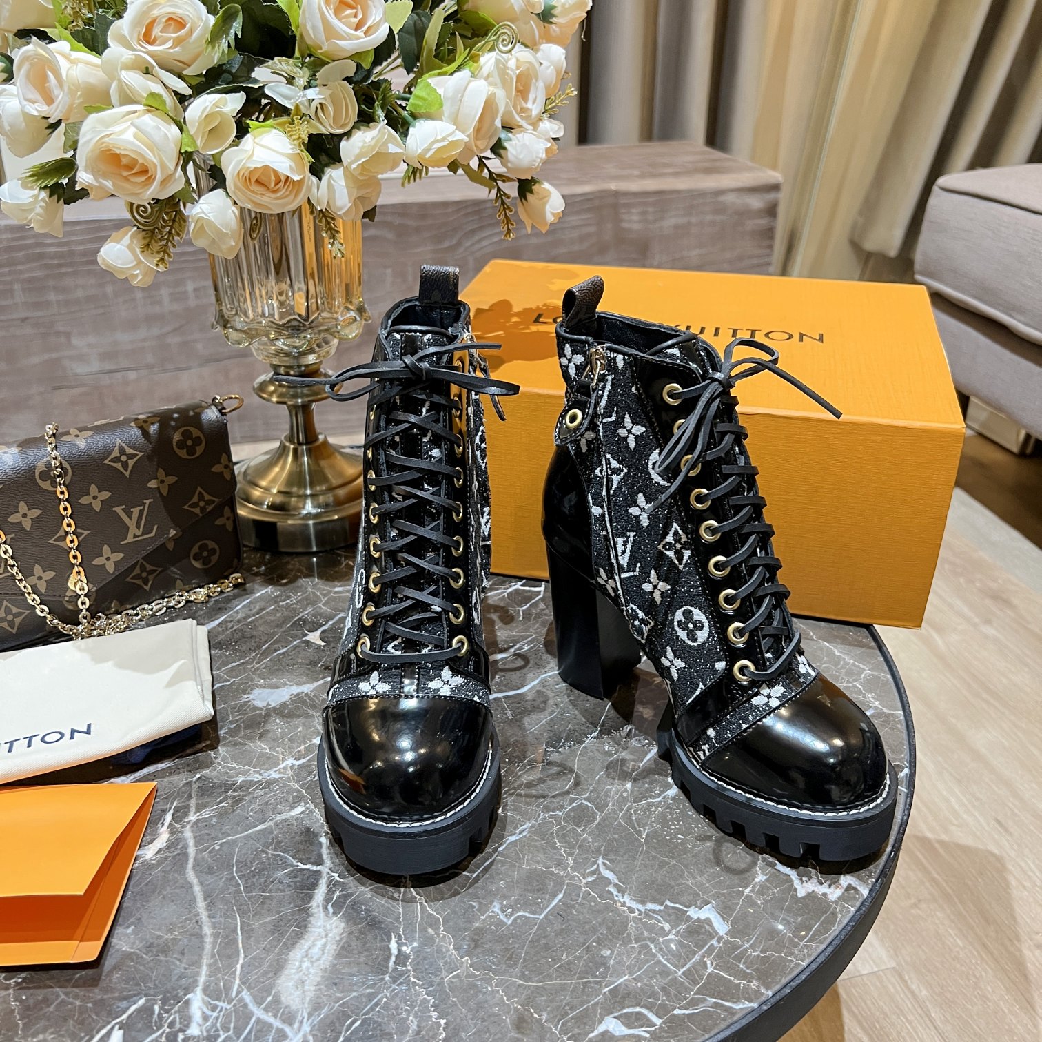 L0vis Vvtt0n Women’s Star Trail Ankle Boots Black For Women LV