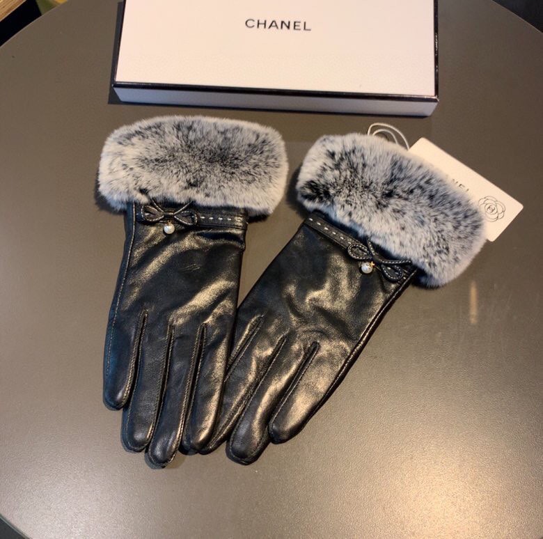 Ch**el Gloves In Black