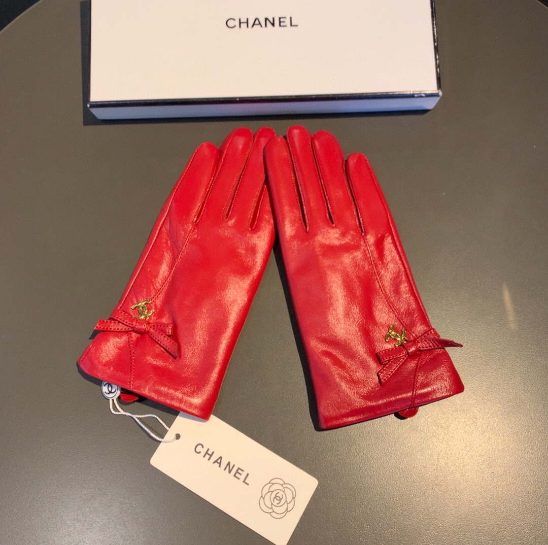 Ch**el Gloves In Red