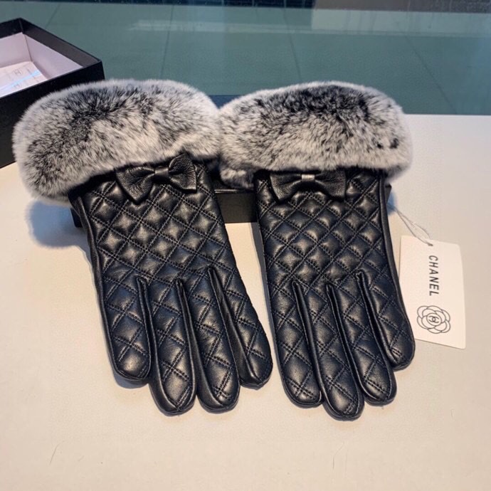 Ch**el Gloves In Black