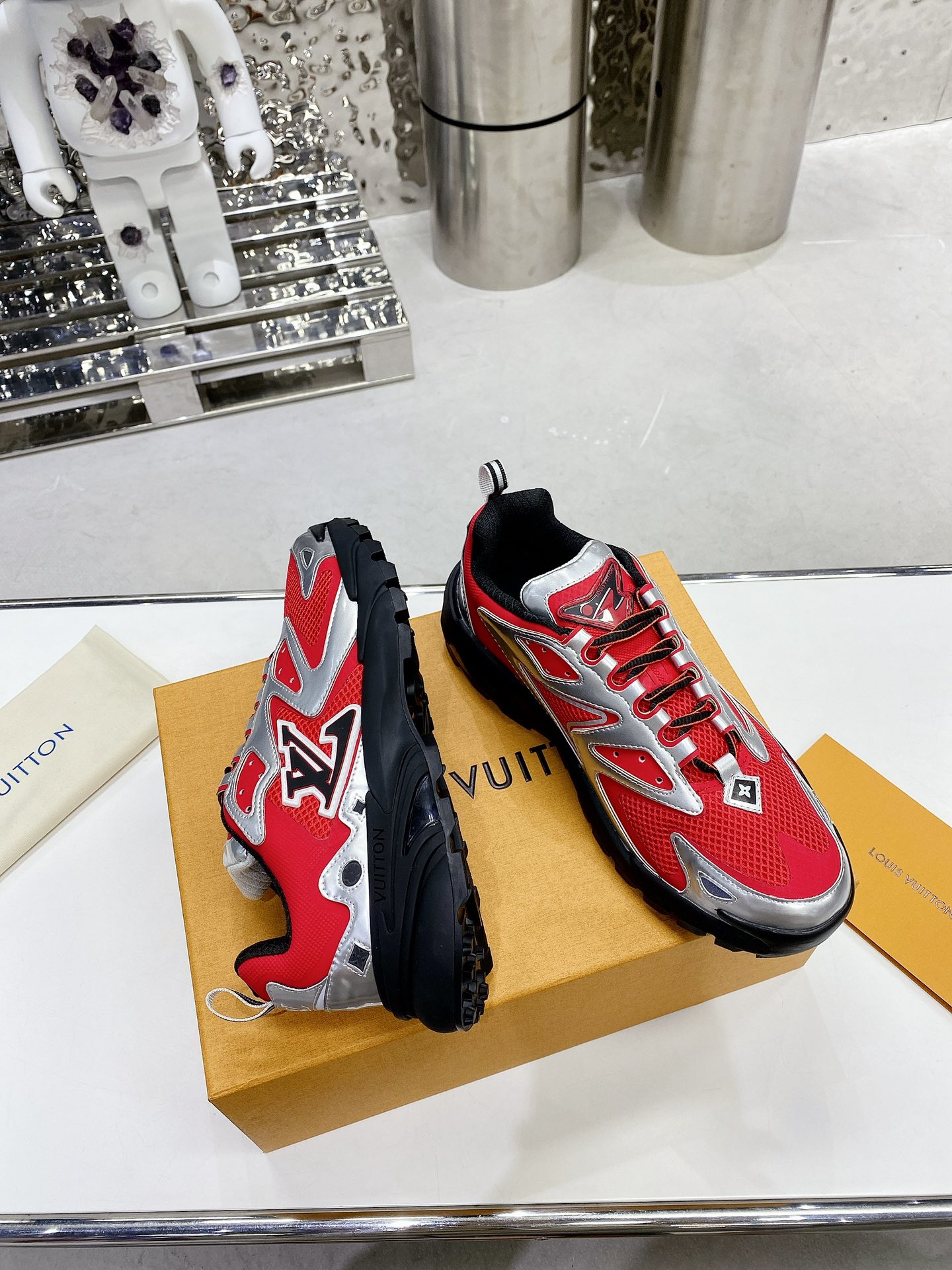 L0vis Vvtt0n Men’s LV Runner Tatic Sneaker Red For Men LV