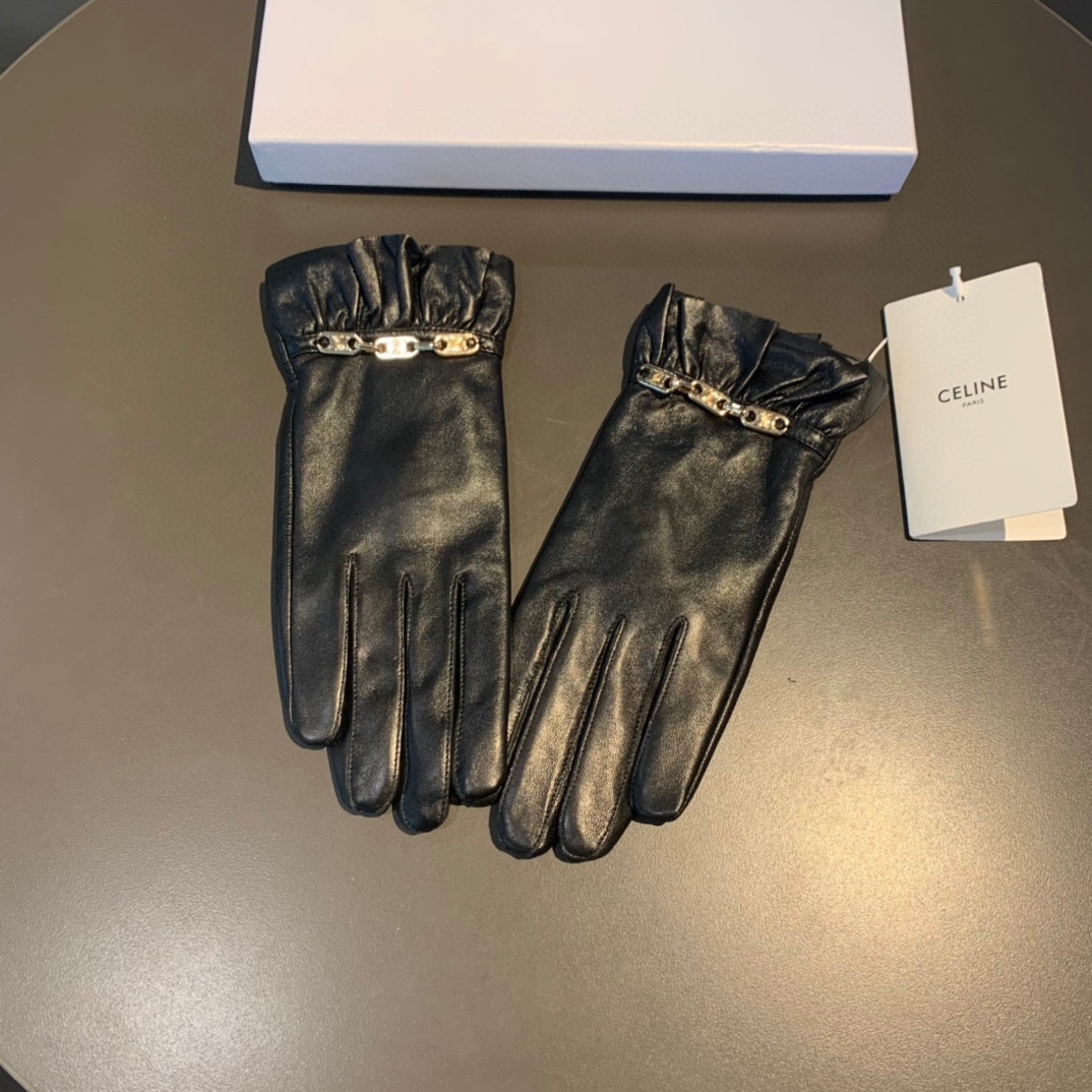 Ce1i*e Triomphe Gloves In Black