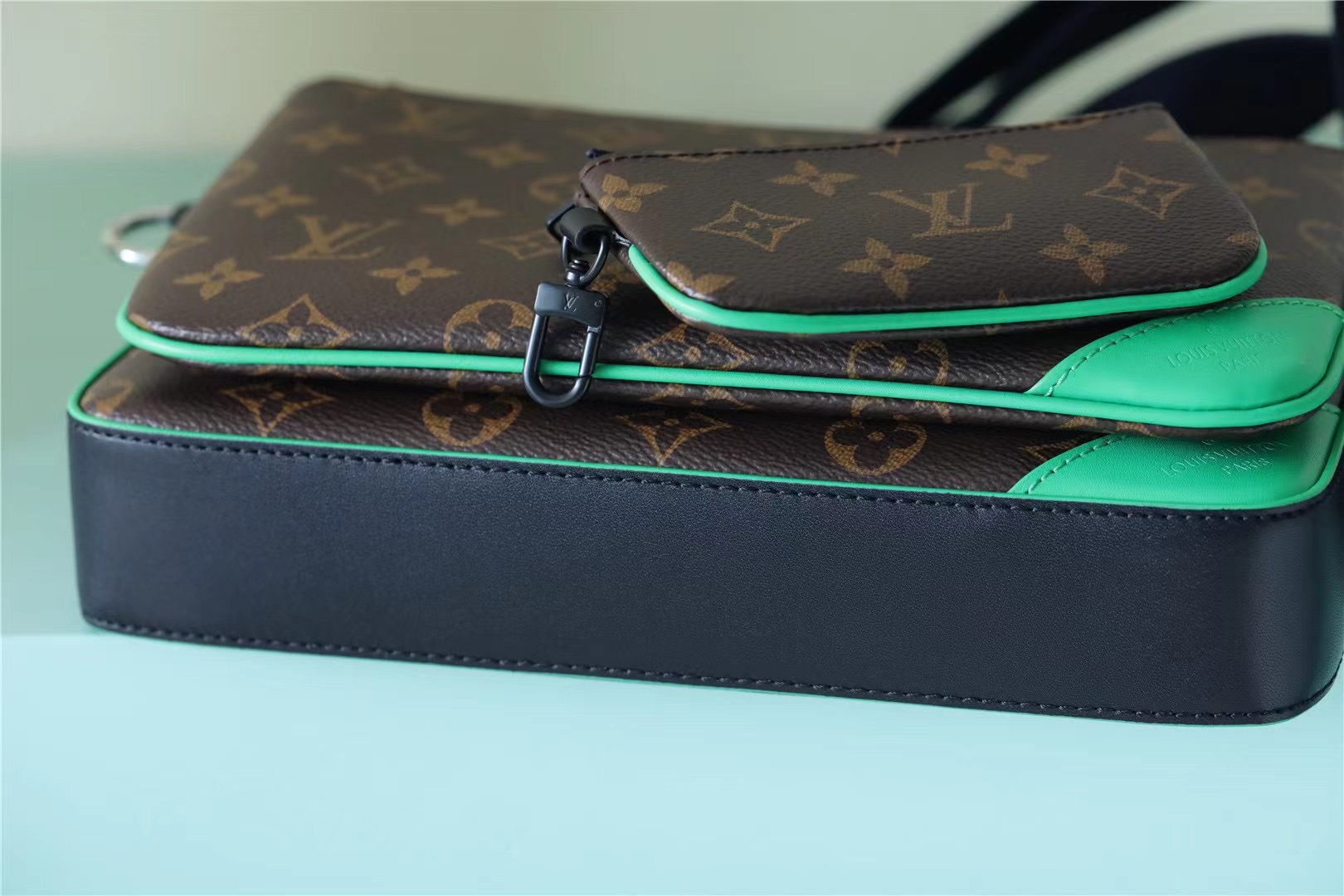 L0vis Vvtt0n Trio Messenger Monogram Macassar Canvas By Virgil Abloh’s Green For Men, Men’s Bags, Shoulder And Crossbody Bags 9.5in/25cm LV