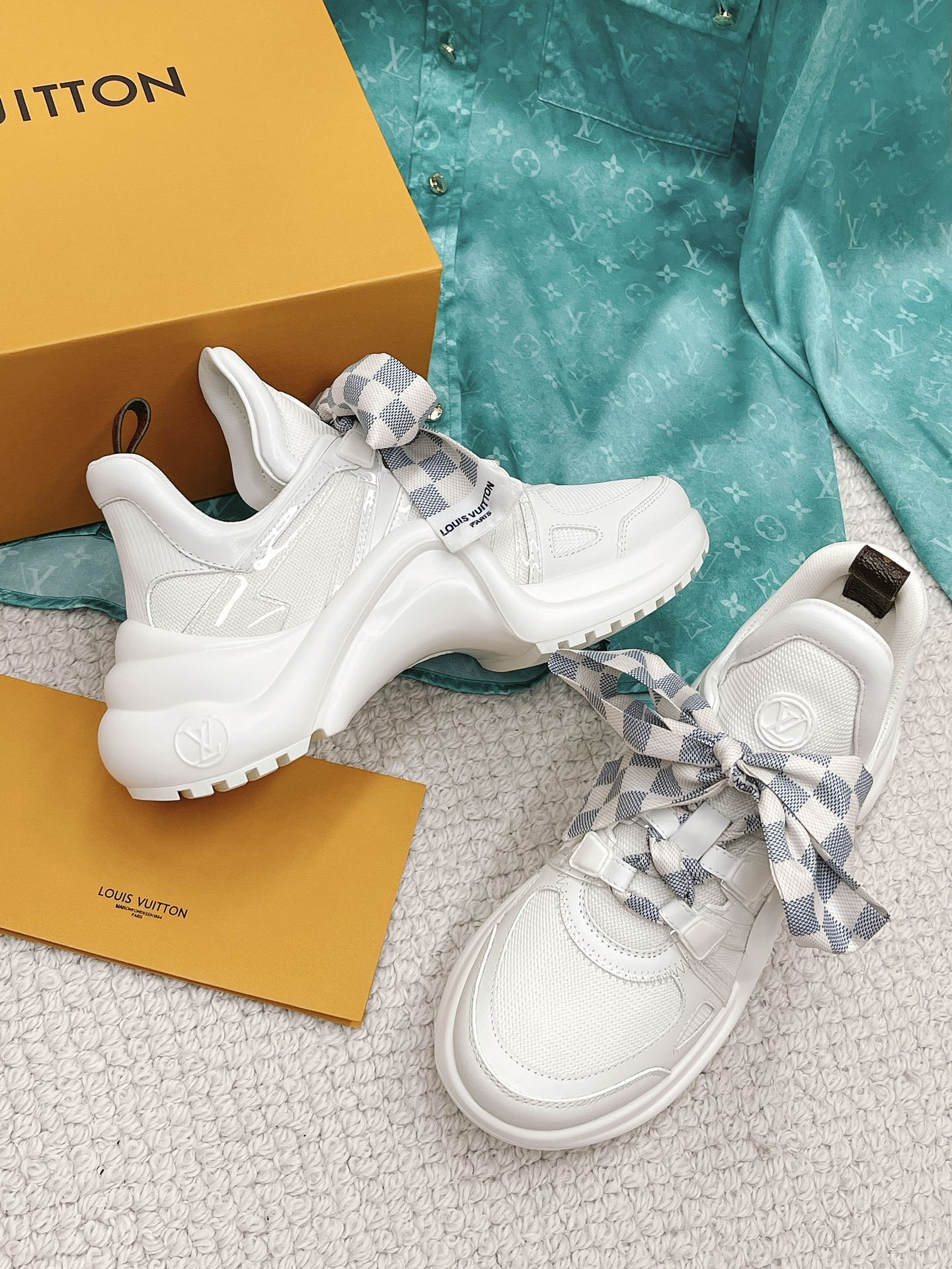 L0vis Vvtt0n Women’s LV Archlight Sneaker White For Women LV