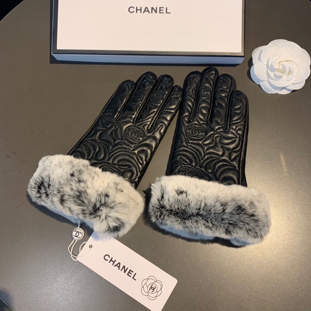 Ch**el Gloves In Black