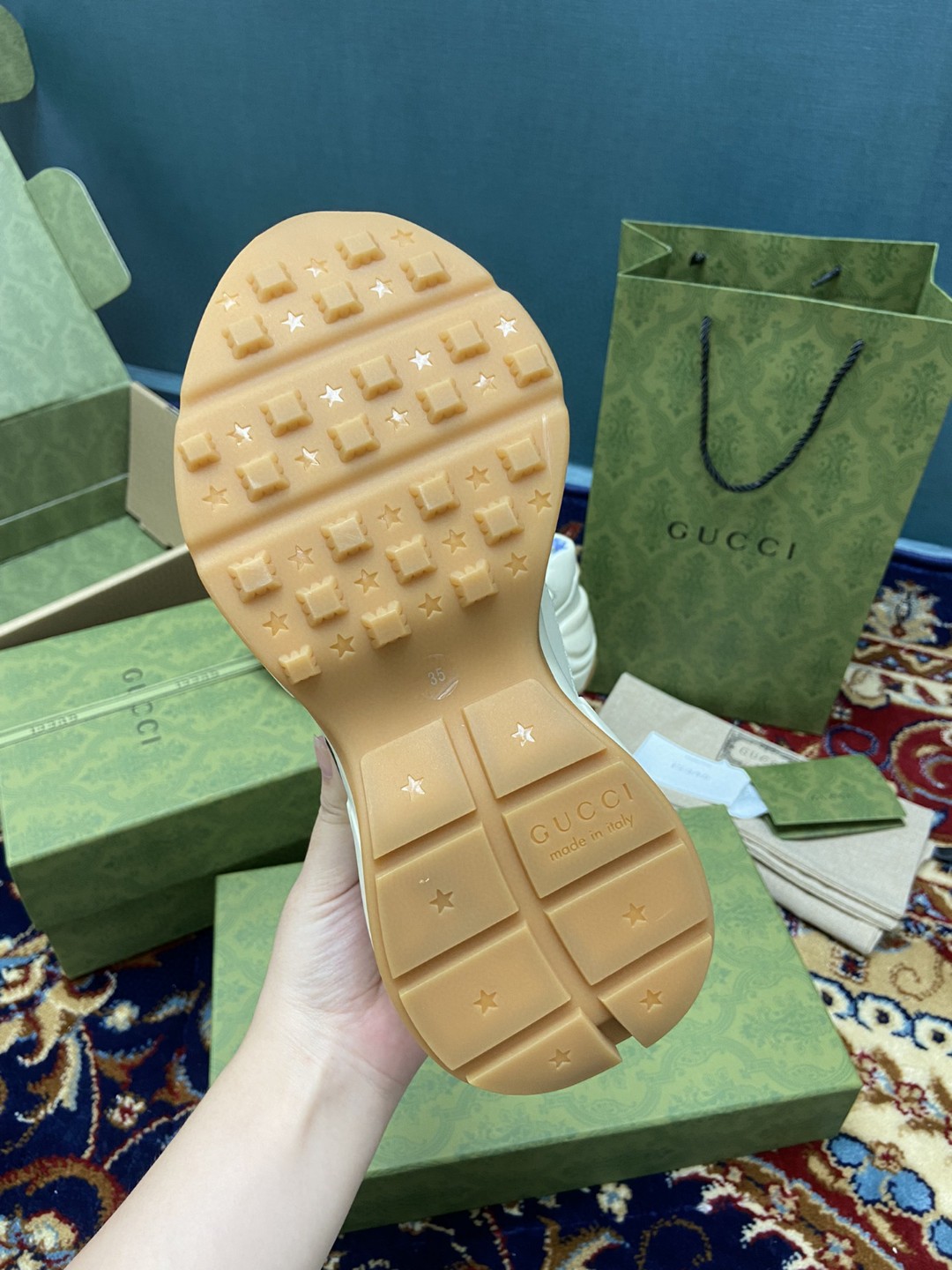 Gvc*1 Men’s Rhyton Sneaker With GG Apple White Ivory For Men 609343 DRW00 9522