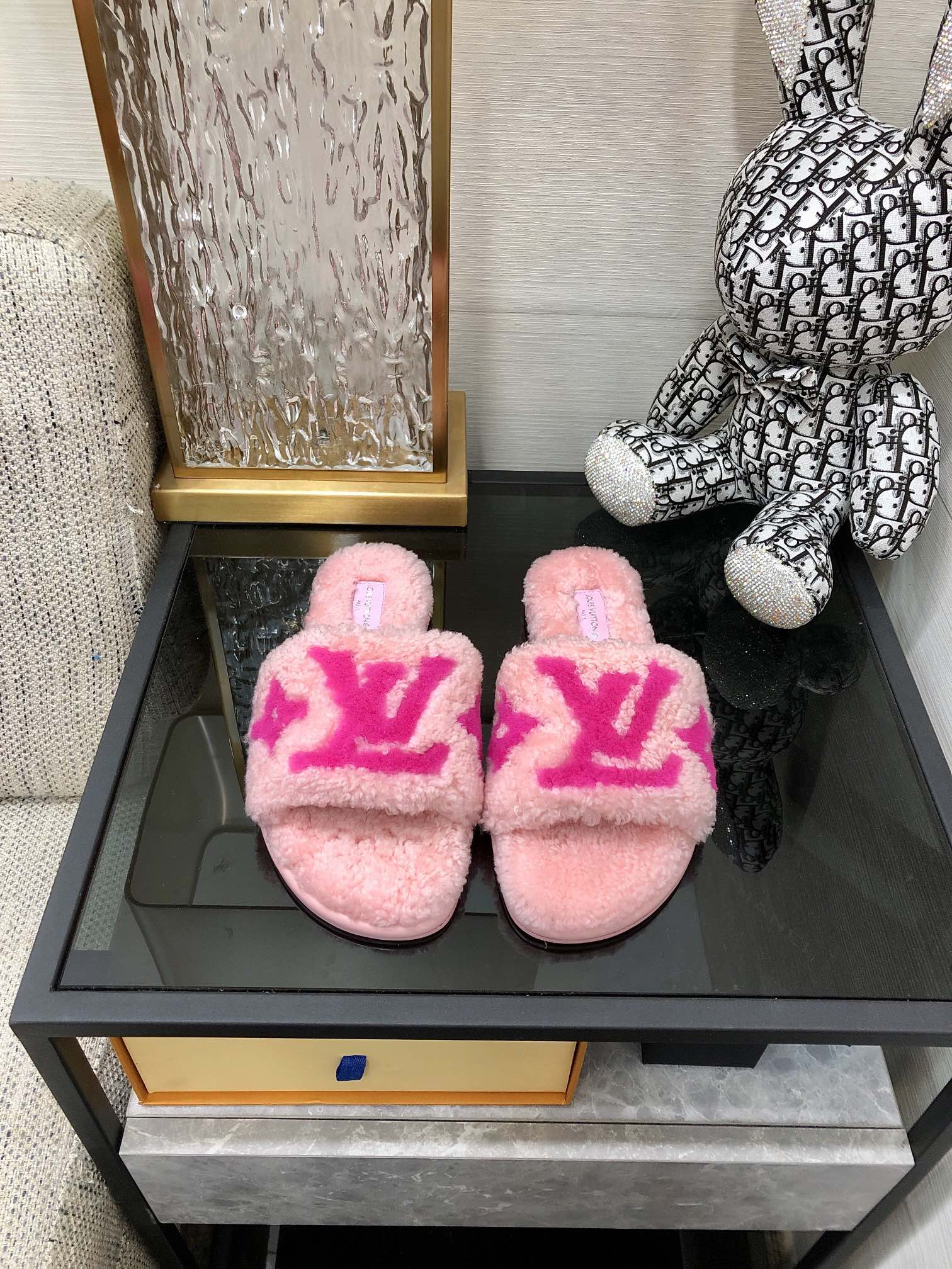 L0vis Vvtt0n Women’s Magnetic Flat Mule Pink For Women LV