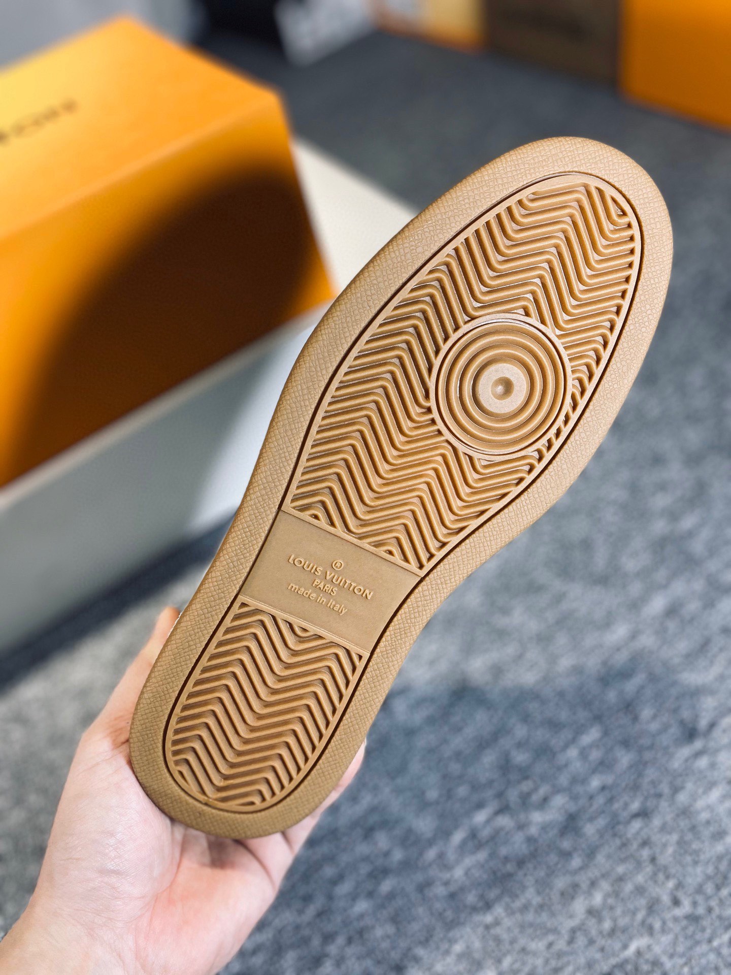 L0vis Vvtt0n Rivoli Sneaker Brown For Men LV