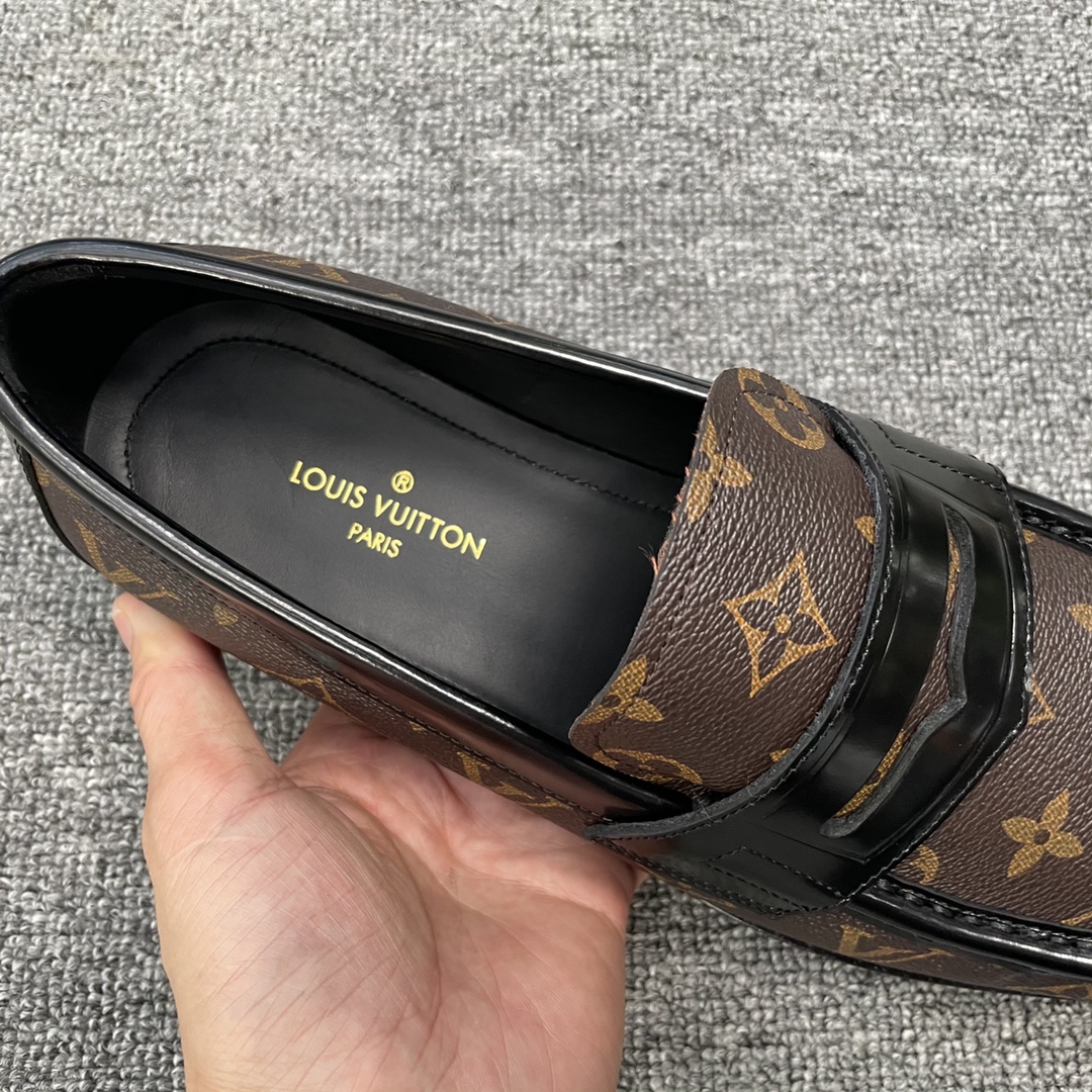 L0vis Vuittion LV Loafer Brown For Men LV 1A9093