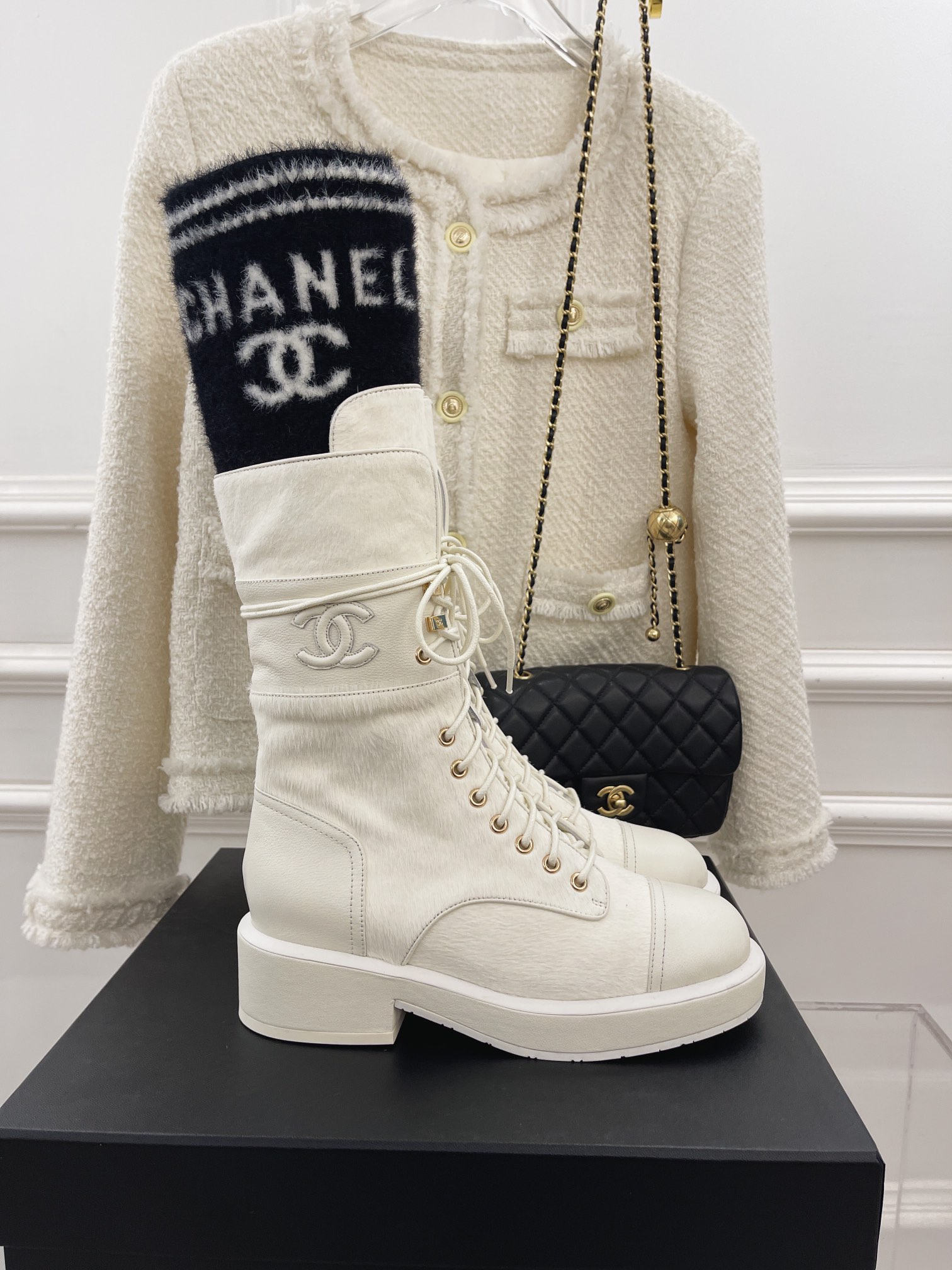 Ch**el Women’s Lace-Ups White For Women G39506 Y56127 K4955