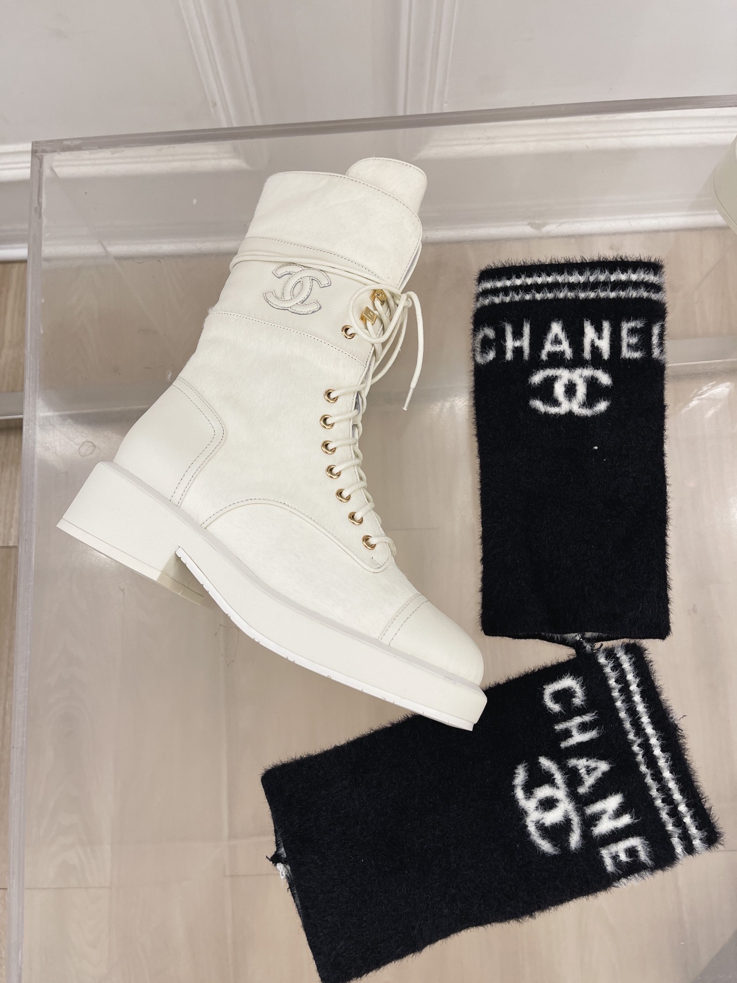 Ch**el Women’s Lace-Ups White For Women G39506 Y56127 K4955