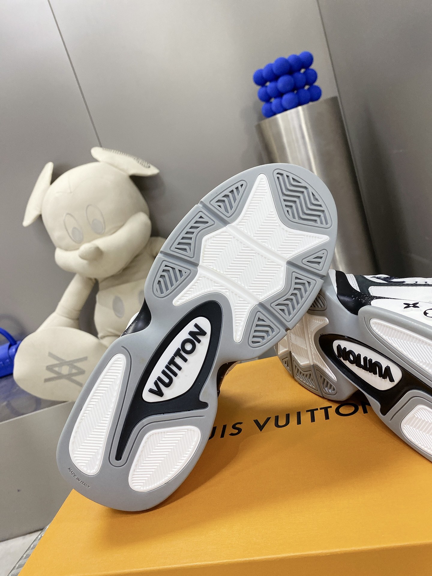 L0vis Vvtt0n Women’s Sneaker LV Trainer 2 White For Women LV